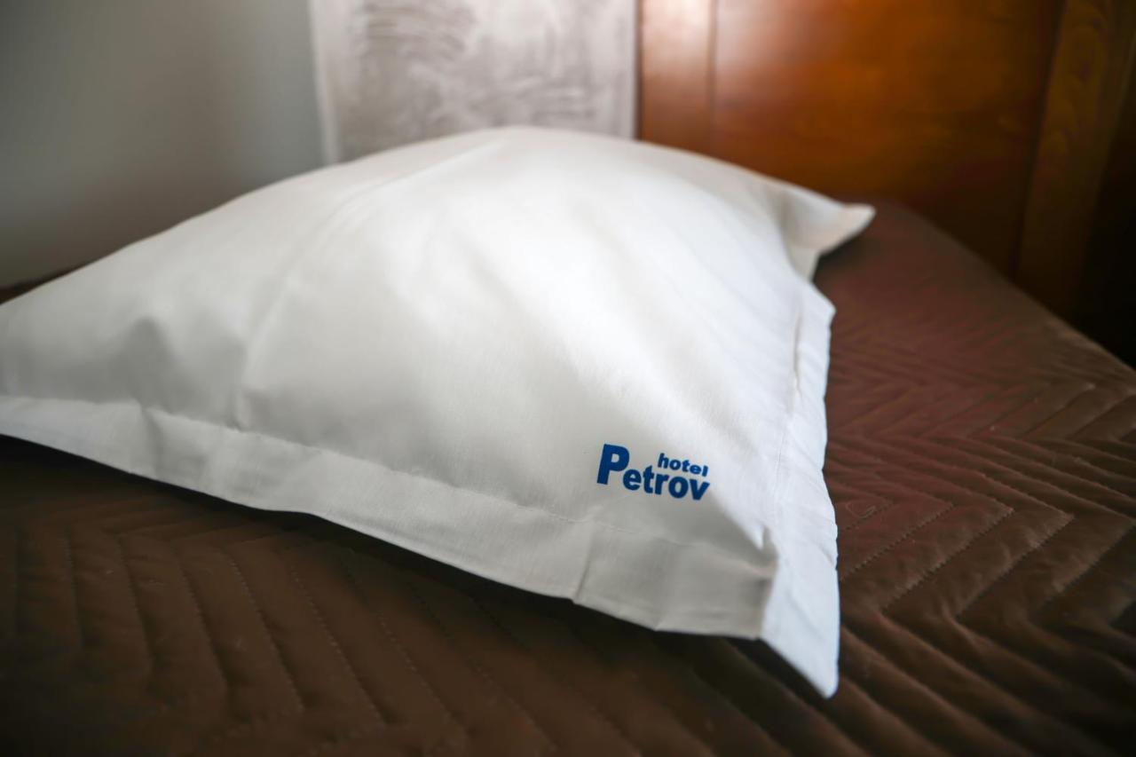 Petrov Family Hotel Несебир Екстер'єр фото