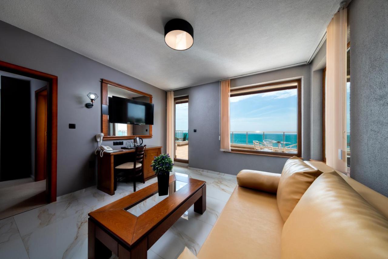 Petrov Family Hotel Несебир Екстер'єр фото