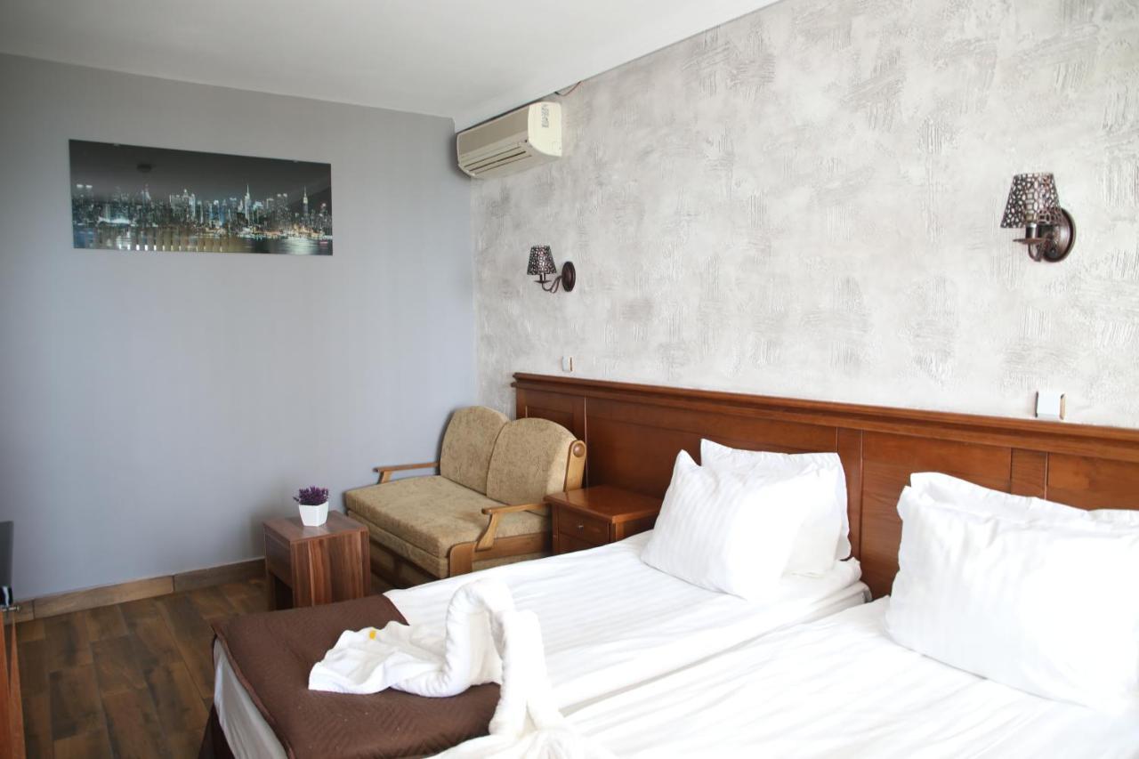 Petrov Family Hotel Несебир Екстер'єр фото