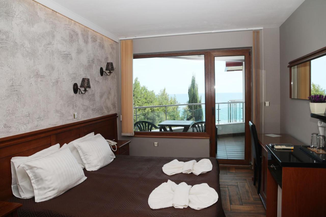Petrov Family Hotel Несебир Екстер'єр фото