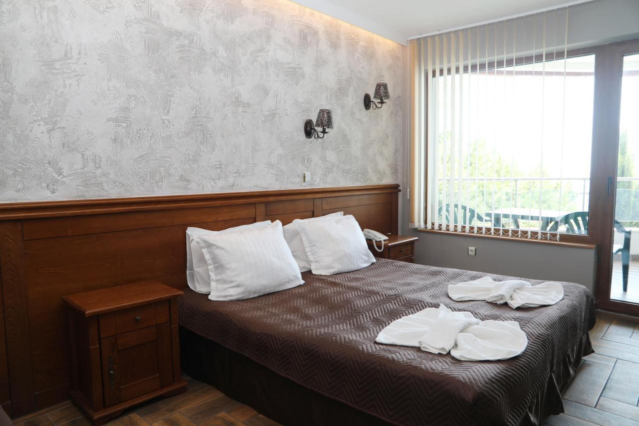 Petrov Family Hotel Несебир Екстер'єр фото